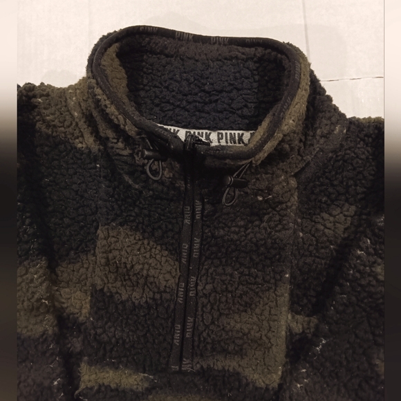 PINK Victoria's Secret Women's  (Size SP) Camouflage Green Print Zip Pullover - Picture 6 of 9